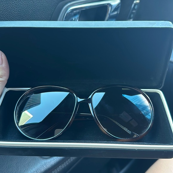 Beautifull! Once worn / Givenchy sunglasses - Picture 3 of 7